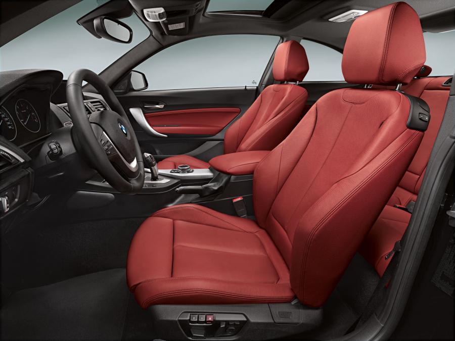  BMW M235i Coupe 2014 года  (фото 12 из 46)